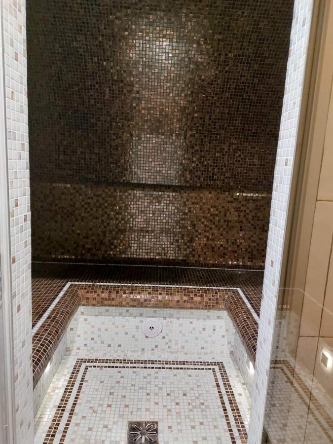 Leon Hotel Lviv Eksteriør billede